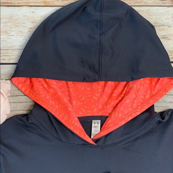 UNDER ARMOR ladies long sleeve hooded tee - Picture 2 of 7